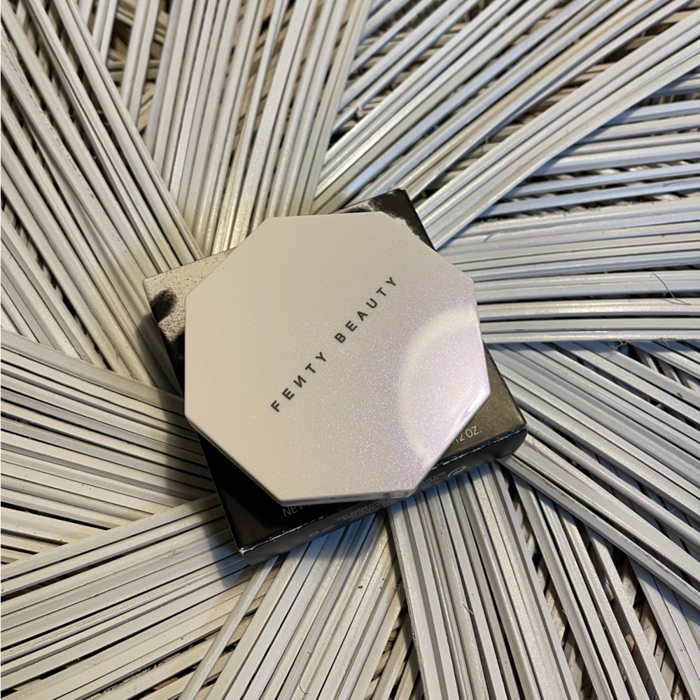 Fenty Killawatt freestyle highlighter: Mean Money/Hu$tla Baby